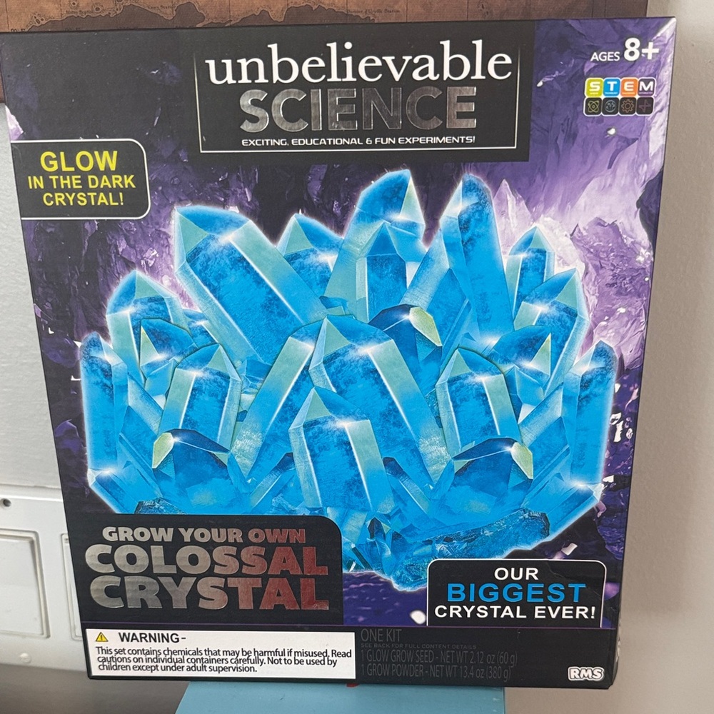 Unbelievable Science Glow in the Dark Crystal Kit